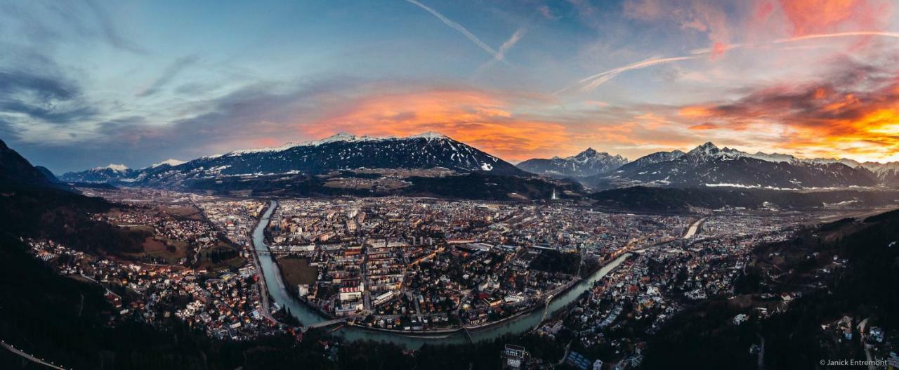 Charming, Central, Spacious Apartment Innsbruck Esterno foto